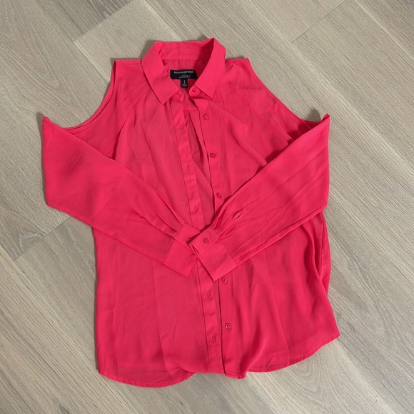 Cut shoulder blouse - Picture 2 of 3